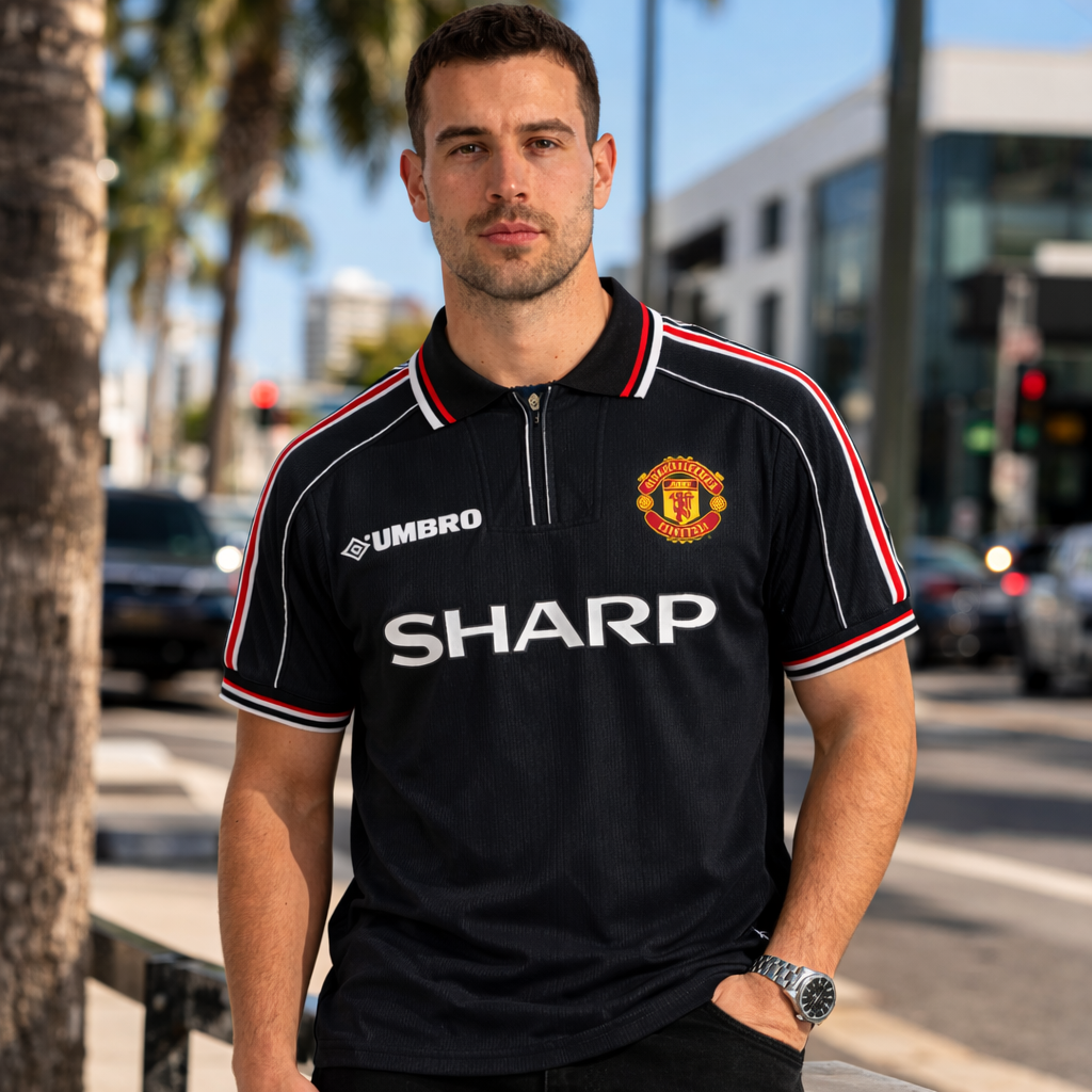 Manchester United 1998/99 Black Retro Jersey – Theatre of Dreams Edition